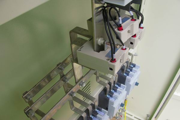 荆门配电柜-应急照明配电柜使用对工作人员的具